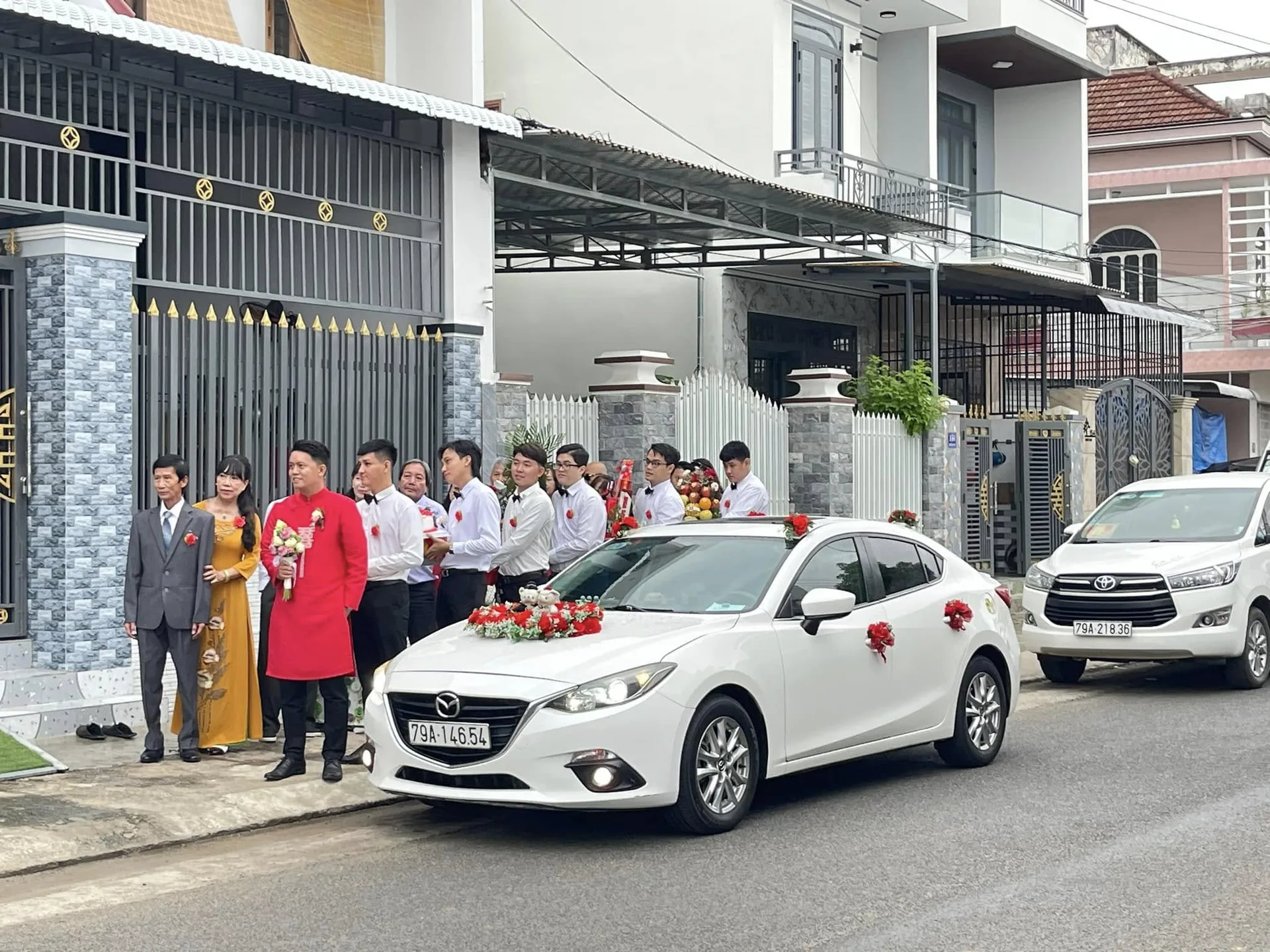Thuê xe hoa cưới, rước dâu Nha Trang